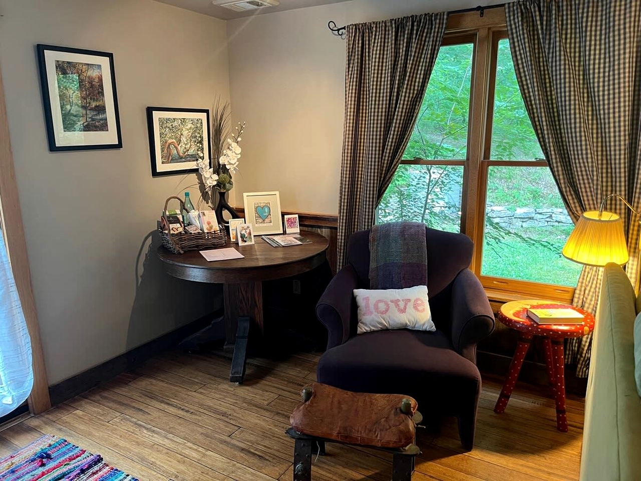 Charming Woodland Cottage near Franklin, Tennessee