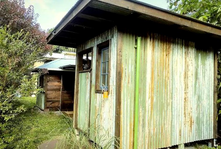 Huts (Pahoa, Hawaii, United States)