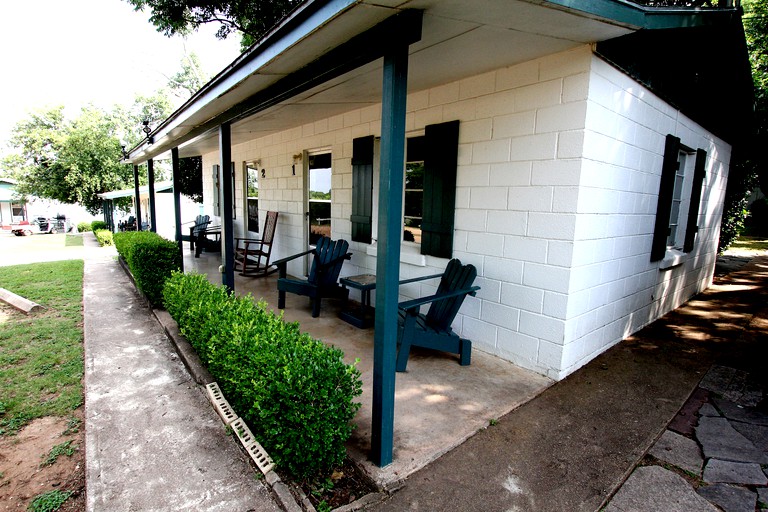 Cabins (Kingsland, Texas, United States)