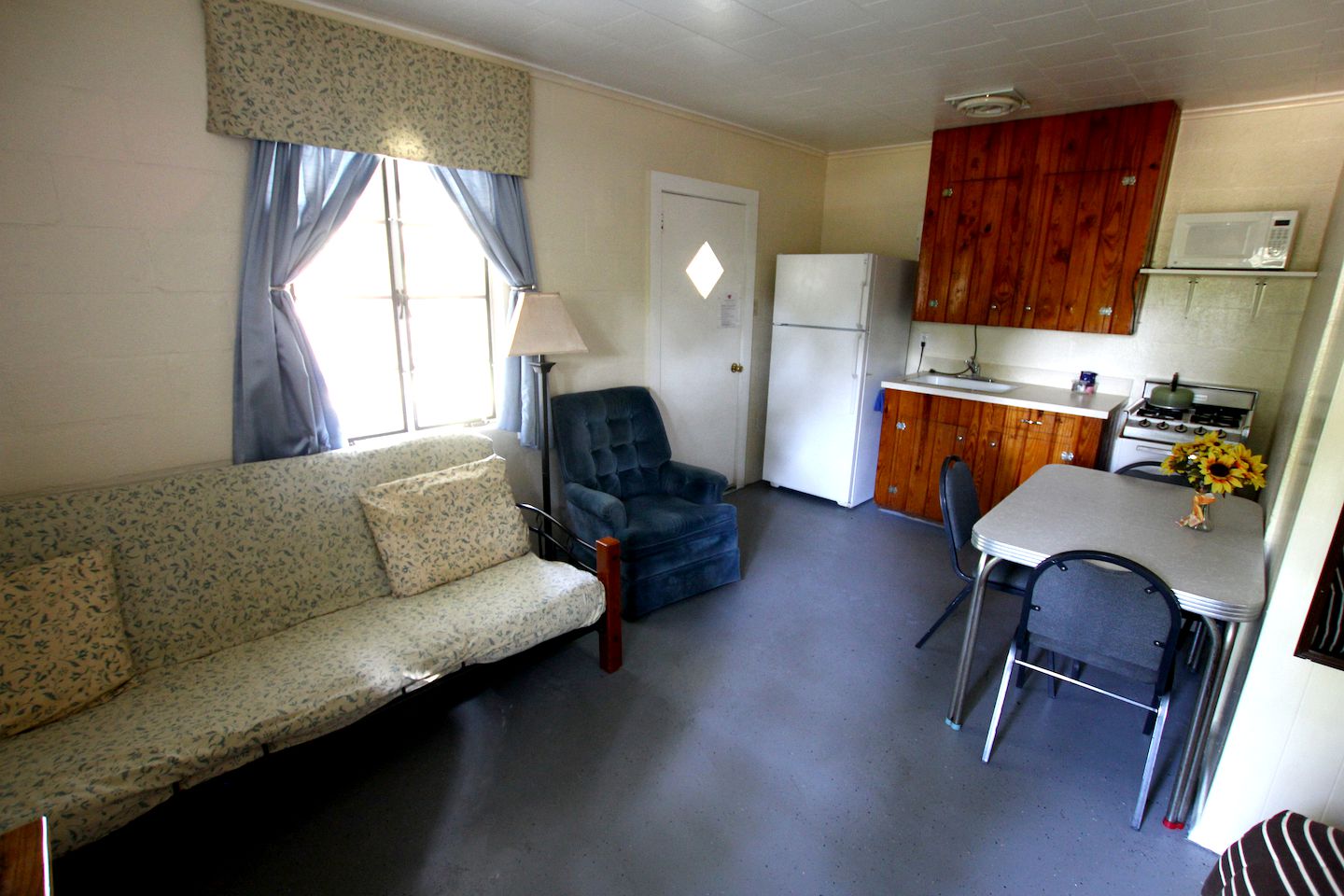 Homey Cabin Rental with Boat Docks on Lake LBJ in Kingsland, Texas