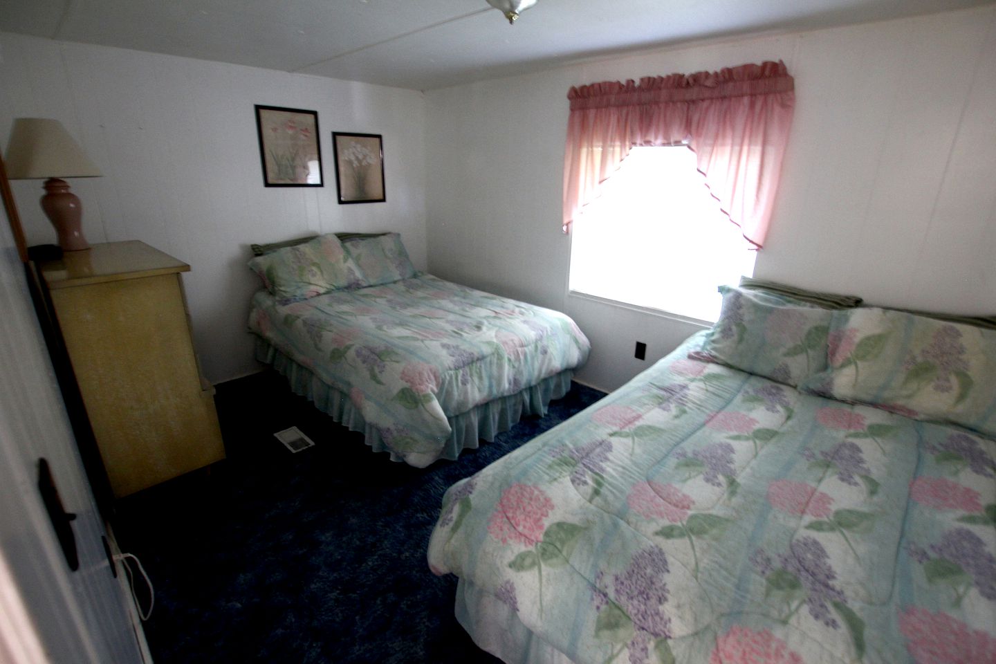 Waterfront Vacation Rental with Large Porch and Shared Pool in Texas Hill Country