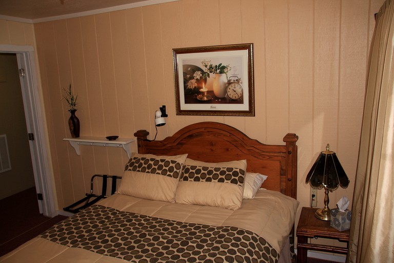 Log Cabins (Center, Colorado, United States)