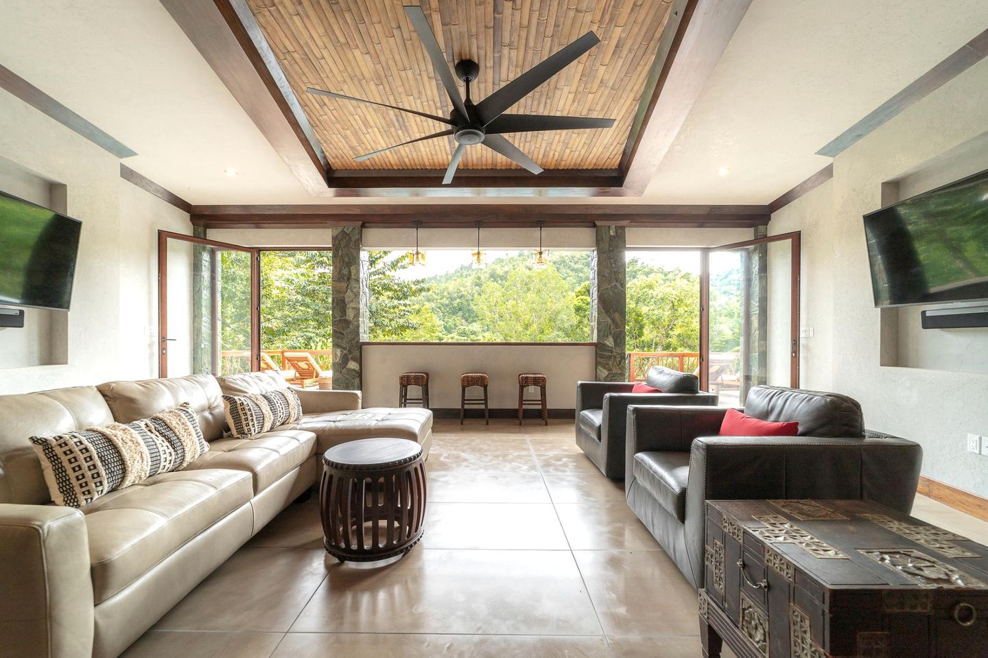 Magical Secluded Cabin in Belize City, Belize District