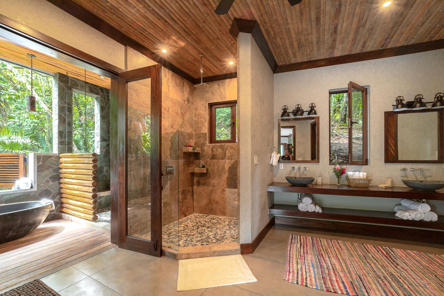 Magical Secluded Cabin in Belize City, Belize District