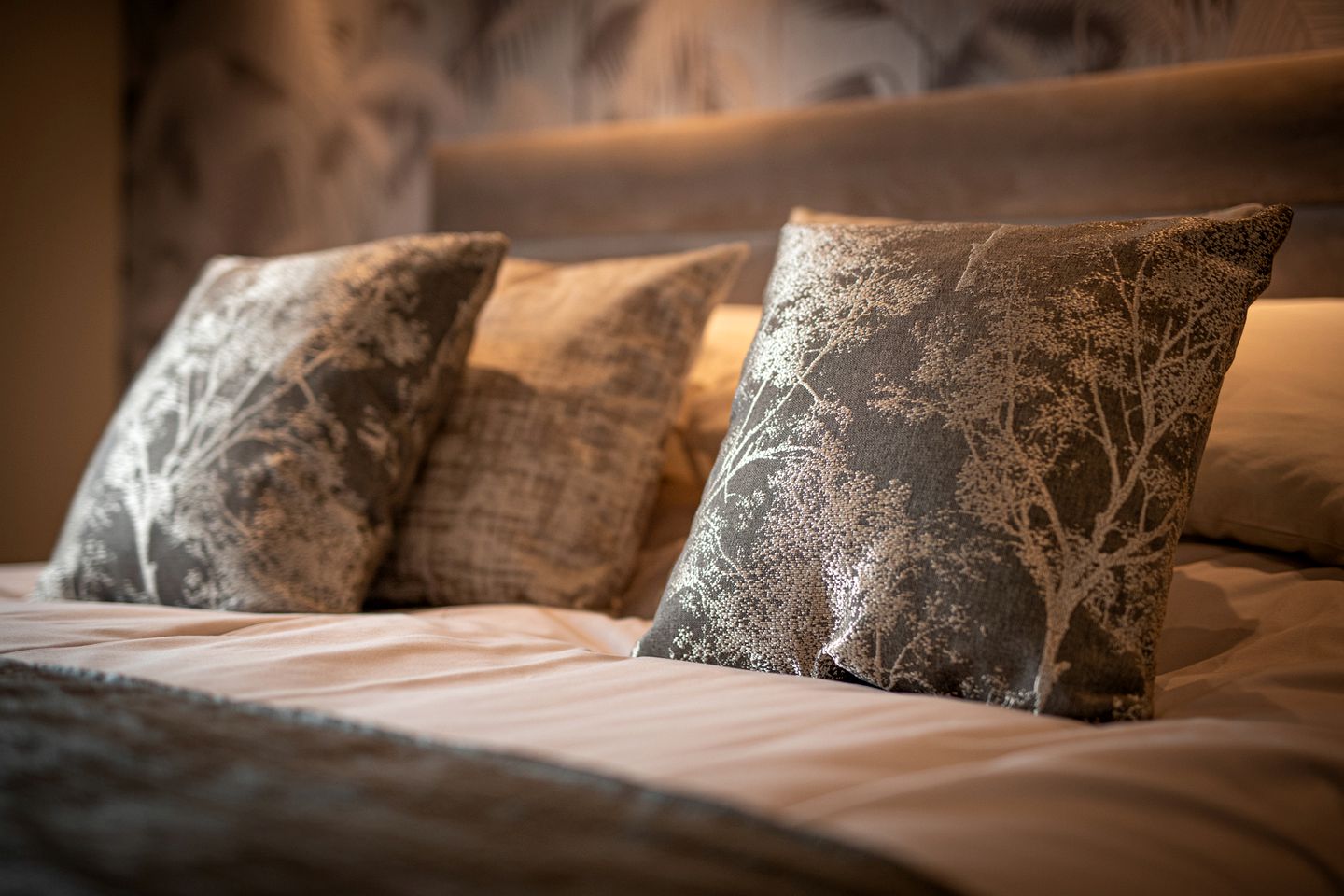 Exclusive Lodge Escape with Hot Tub by Tenby in Pembrokeshire, Wales