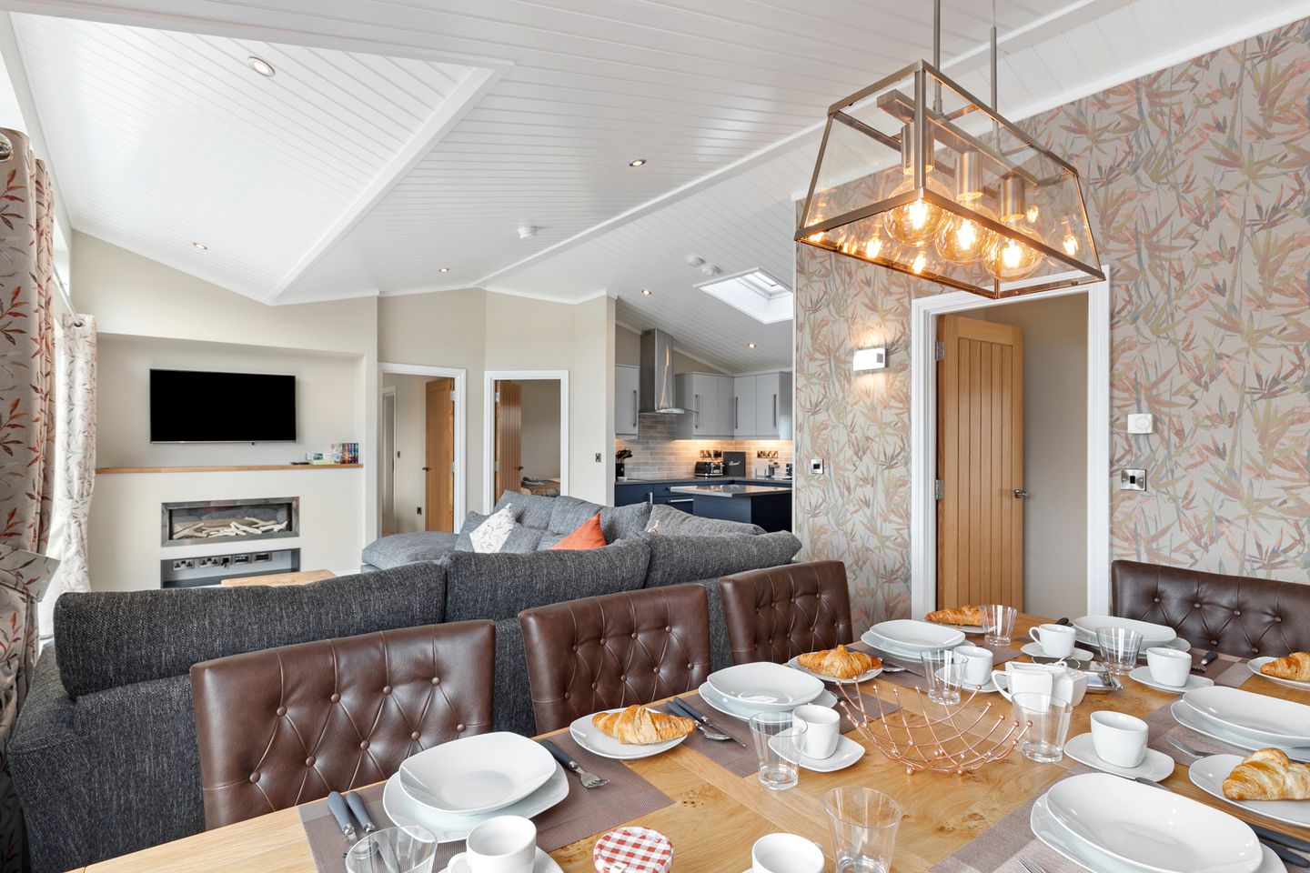 Exclusive Lodge Escape with Hot Tub by Tenby in Pembrokeshire, Wales