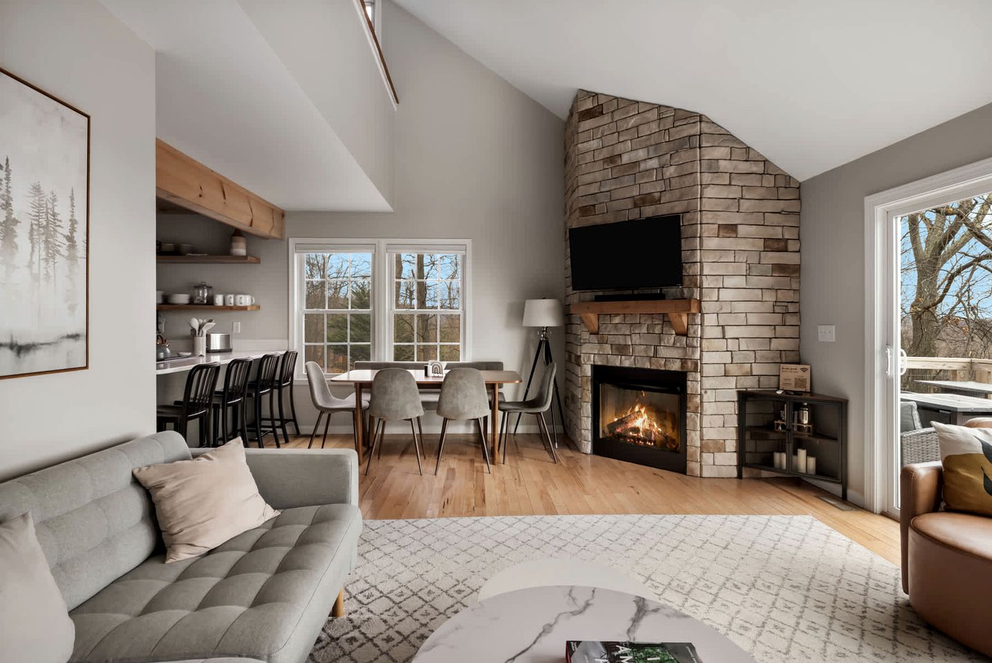 Comfortable Cabin with Mountain Valley Views near Berkeley Springs State Park, West Virginia