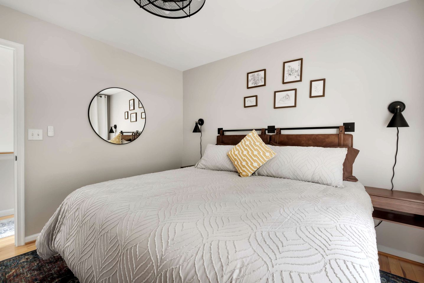 Comfortable Cabin with Mountain Valley Views near Berkeley Springs State Park, West Virginia
