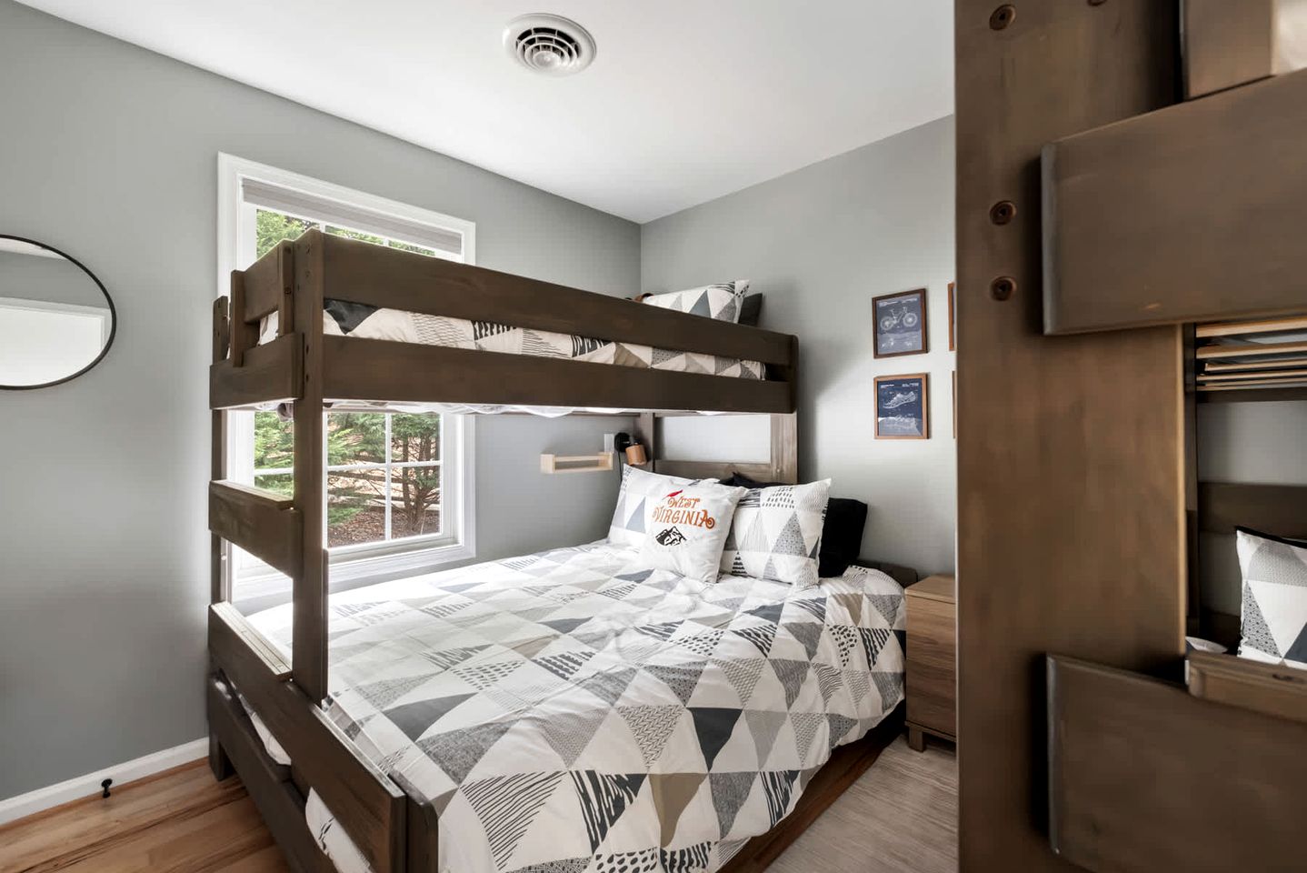 Comfortable Cabin with Mountain Valley Views near Berkeley Springs State Park, West Virginia