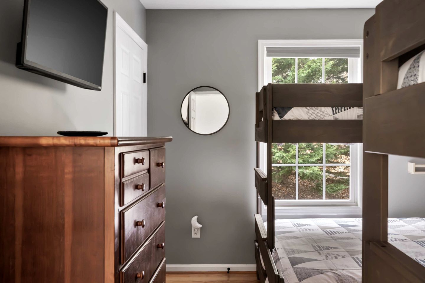 Comfortable Cabin with Mountain Valley Views near Berkeley Springs State Park, West Virginia