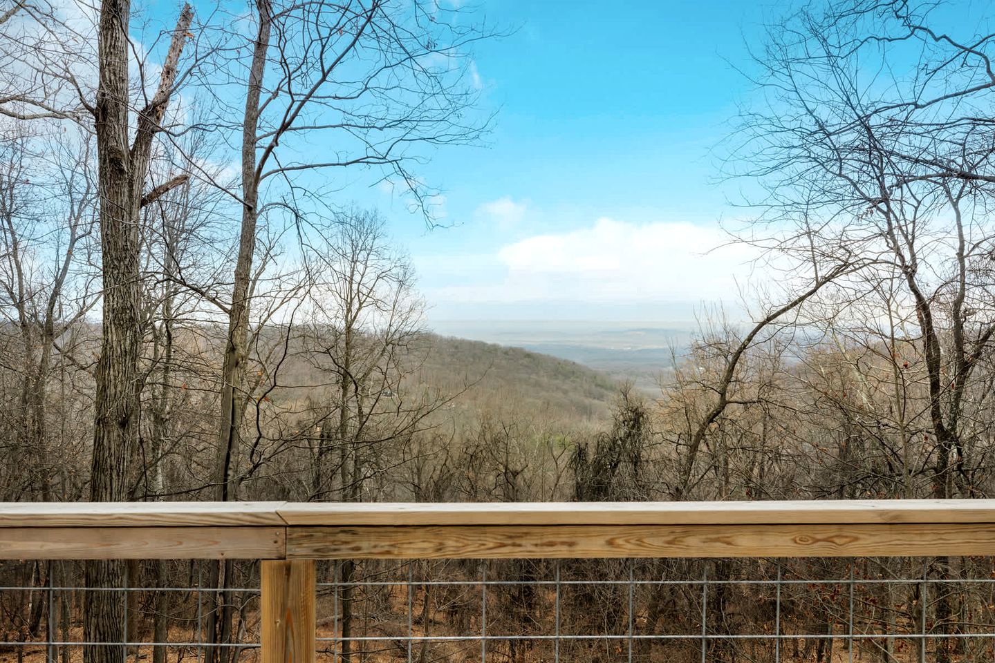 Comfortable Cabin with Mountain Valley Views near Berkeley Springs State Park, West Virginia