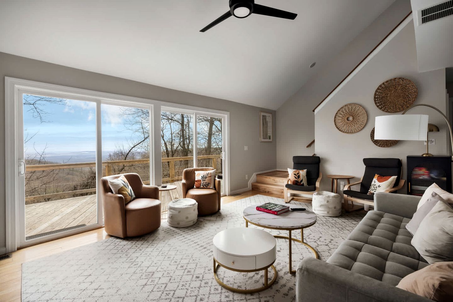 Comfortable Cabin with Mountain Valley Views near Berkeley Springs State Park, West Virginia