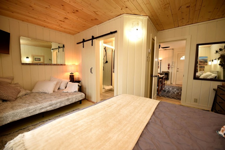 Cabins (United States of America, Whitehall, Montana)