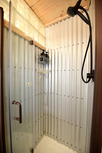 Cabins (United States of America, Whitehall, Montana)