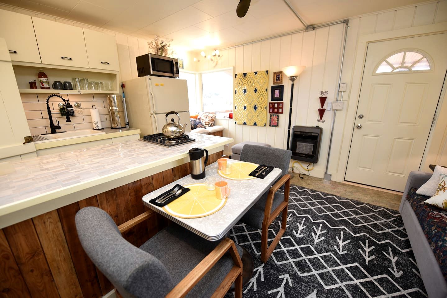 Charming Vintage Cabin Retreat near Jefferson River in Montana