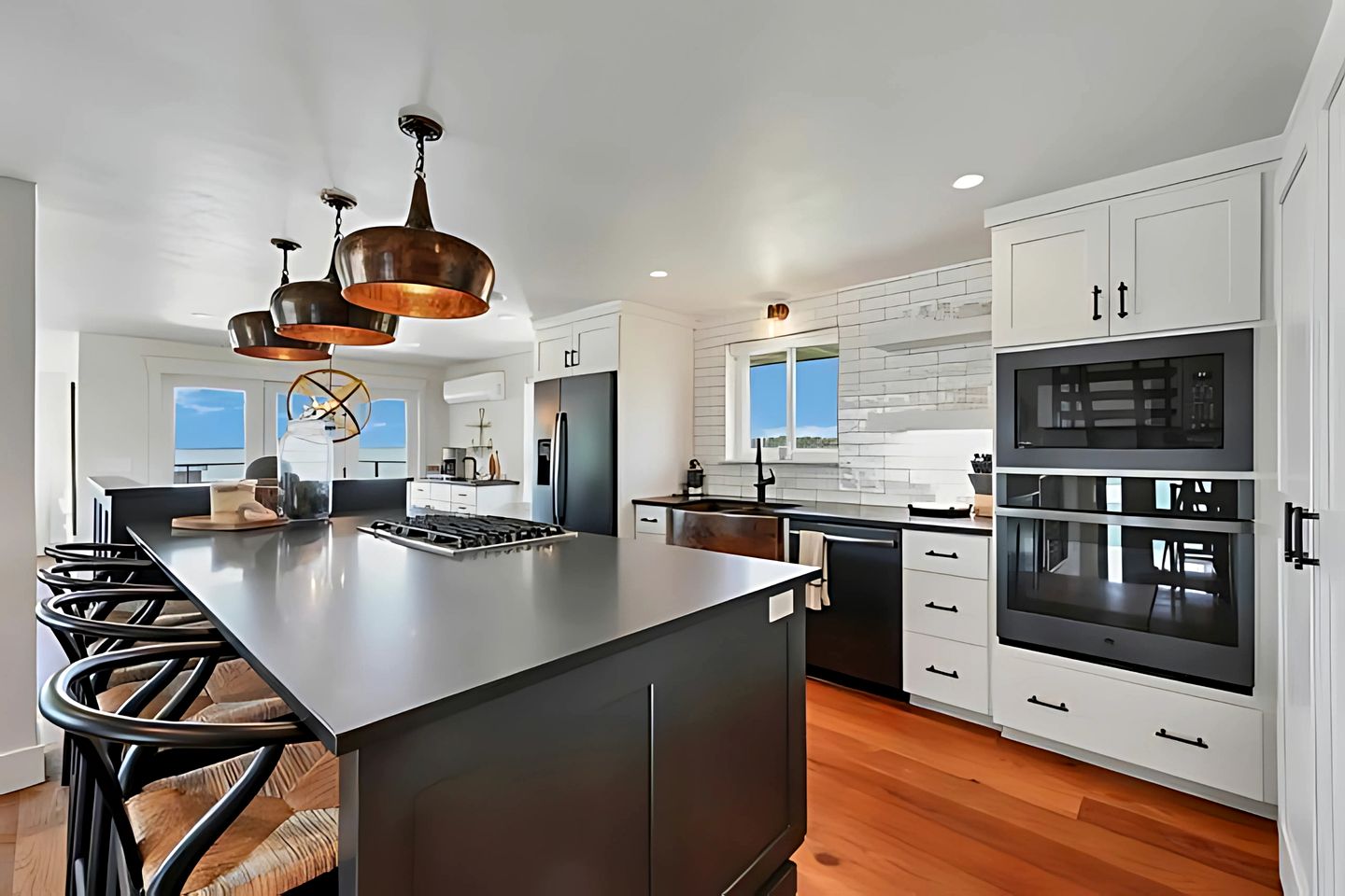 Lakefront Cottage with Nice Sights in Green Bay, Wisconsin