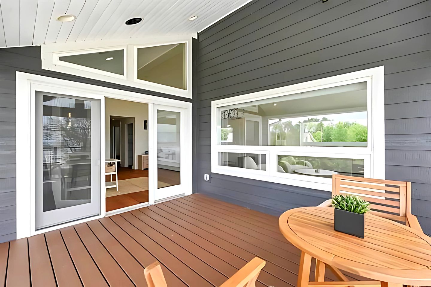 Lakefront Cottage with Nice Sights in Green Bay, Wisconsin