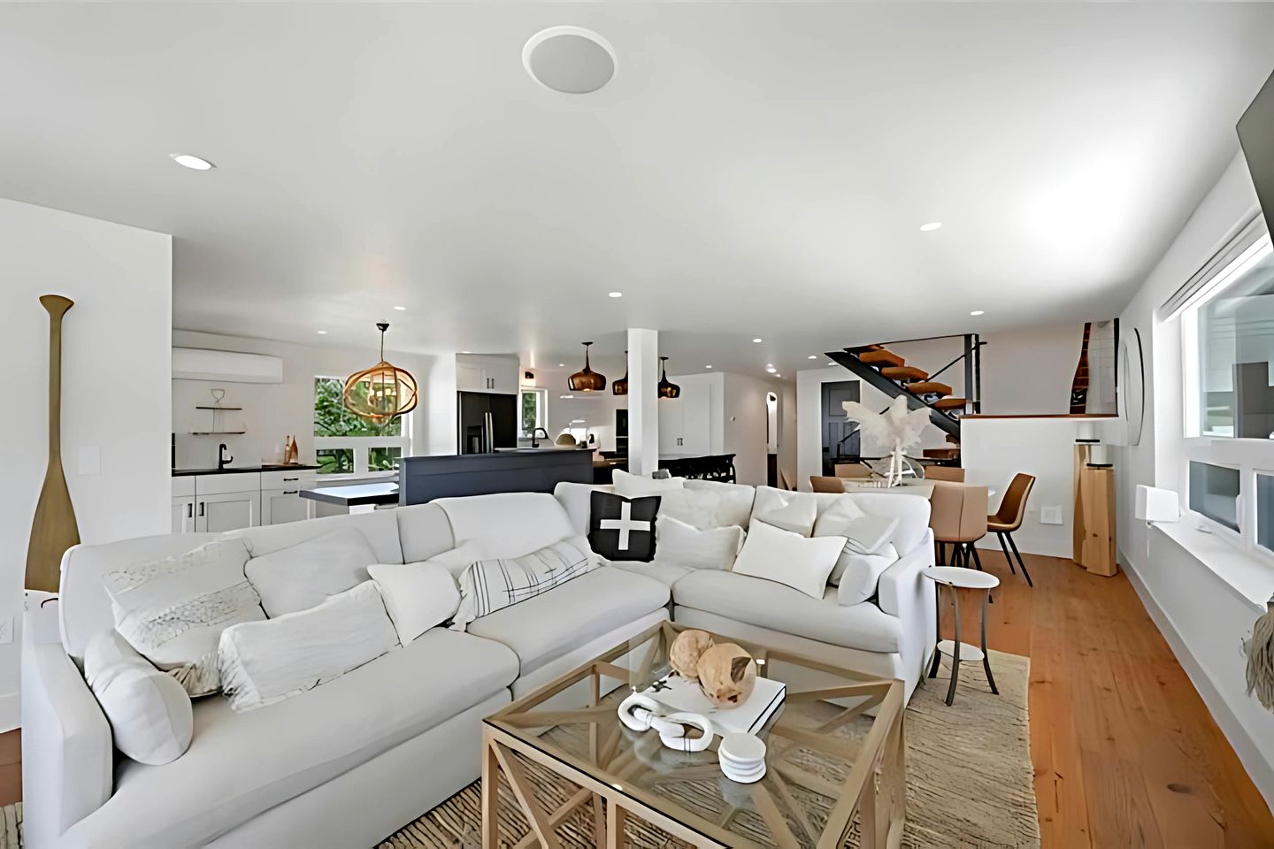 Lakefront Cottage with Nice Sights in Green Bay, Wisconsin