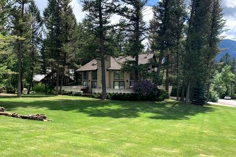 Luxurious Vacation Rental in Fairmont Hot Springs, British Columbia