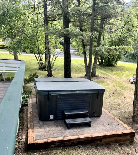 Vacation Rentals (Canada, --, --)