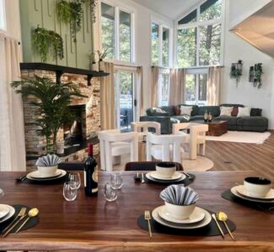 Vacation Rentals (Canada, --, --)