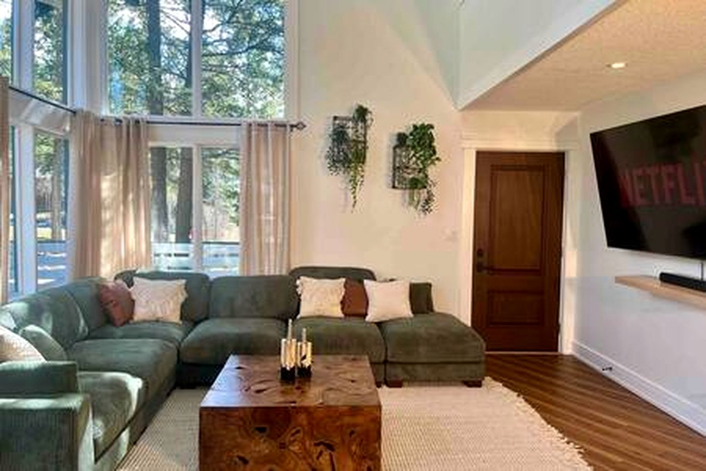 Luxurious Vacation Rental in Fairmont Hot Springs, British Columbia