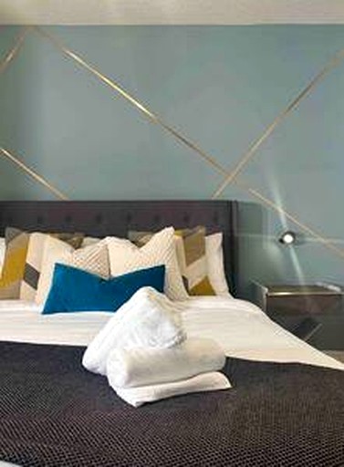 Vacation Rentals (Canada, --, --)