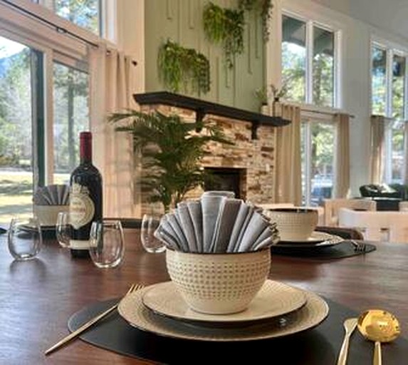 Vacation Rentals (Canada, --, --)