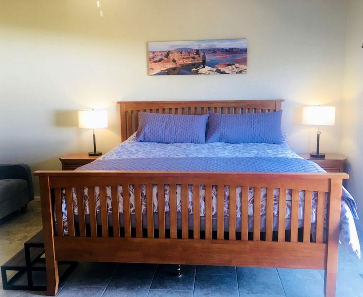 Pet-Friendly Modern Vacation Home with Vermilion Cliffs Views, Boat Parking & Fenced Yard near Horseshoe Bend & Lake Powell, Page Arizona