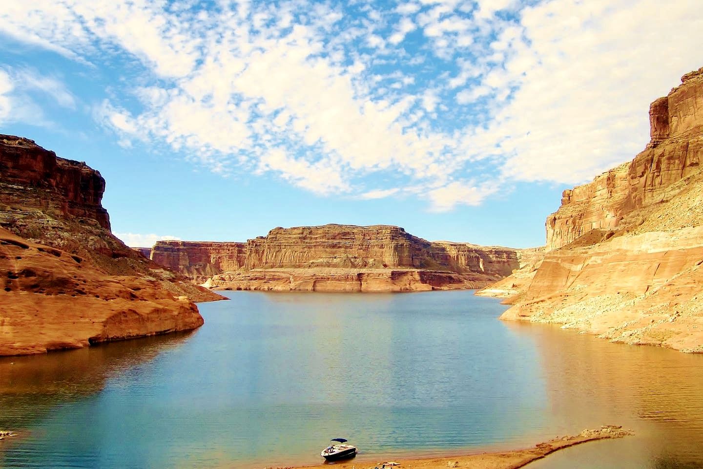 Pet-Friendly Modern Vacation Home with Vermilion Cliffs Views, Boat Parking & Fenced Yard near Horseshoe Bend & Lake Powell, Page Arizona