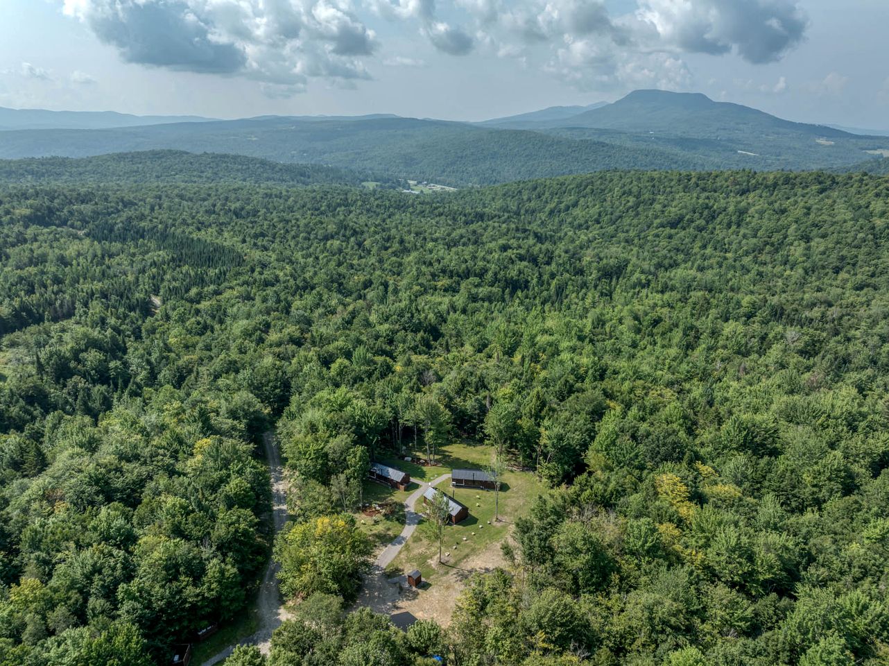 Off-Grid Cottage Great for a Small Family Getaway in Vermont