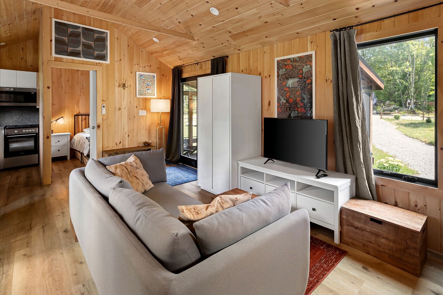 Off-Grid Cottage Great for a Small Family Getaway in Vermont