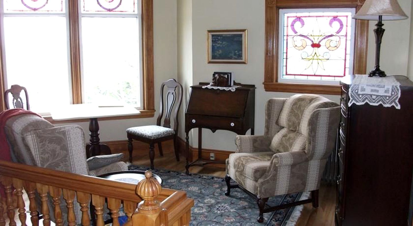 Waterfront Cottage Rental for Large Groups near Nova Scotia, Canada