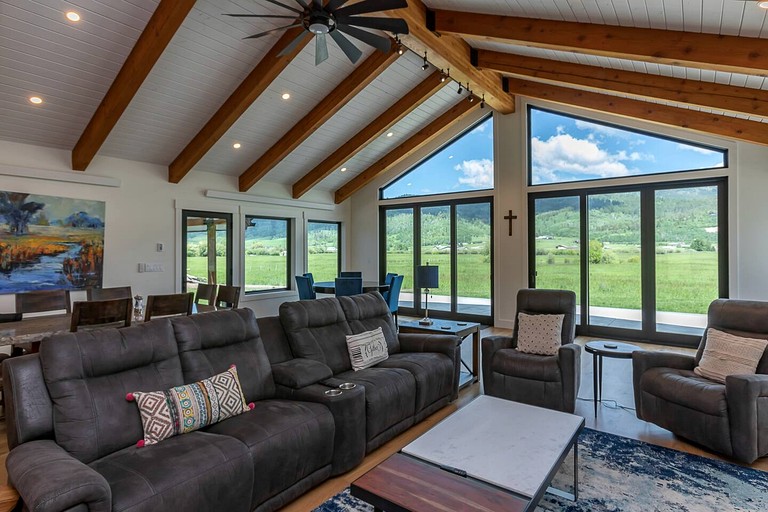Vacation Rentals (United States of America, Alpine, Wyoming)