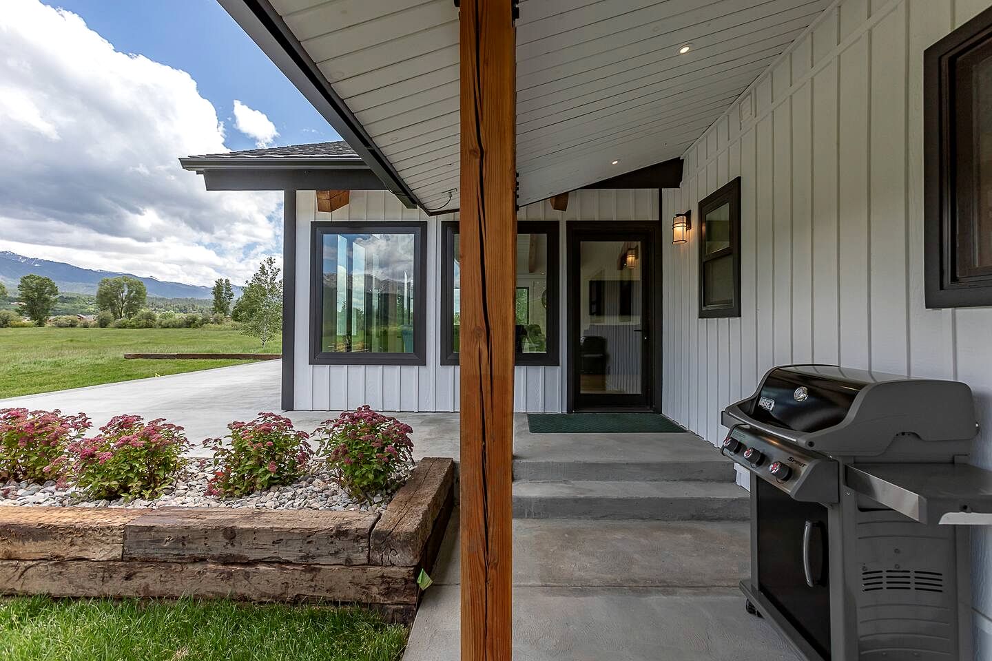Scenic Riverside Cabin with Private Trail Access and Fly Fishing Near Alpine, Wyoming