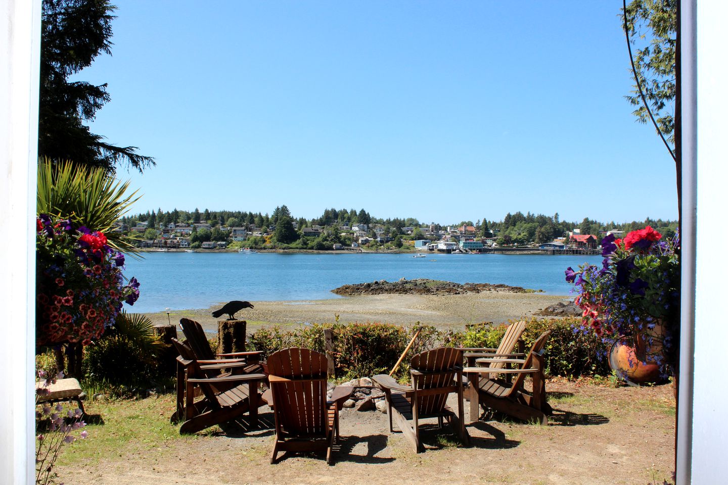 Lovely Room with a Private Hot Tub for a Peaceful Getaway near Ucluelet, British Columbia