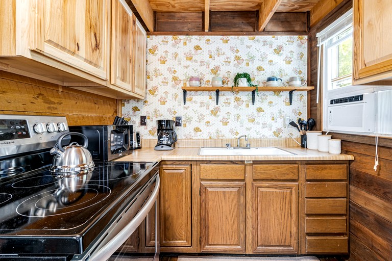 Traditional A-Frame Cabin with Stunning Views, Hot Tub, Deck, Grill and Fire Pit Near Cacapon State Park in Berkeley Springs, WV | A-Frames (Berkeley