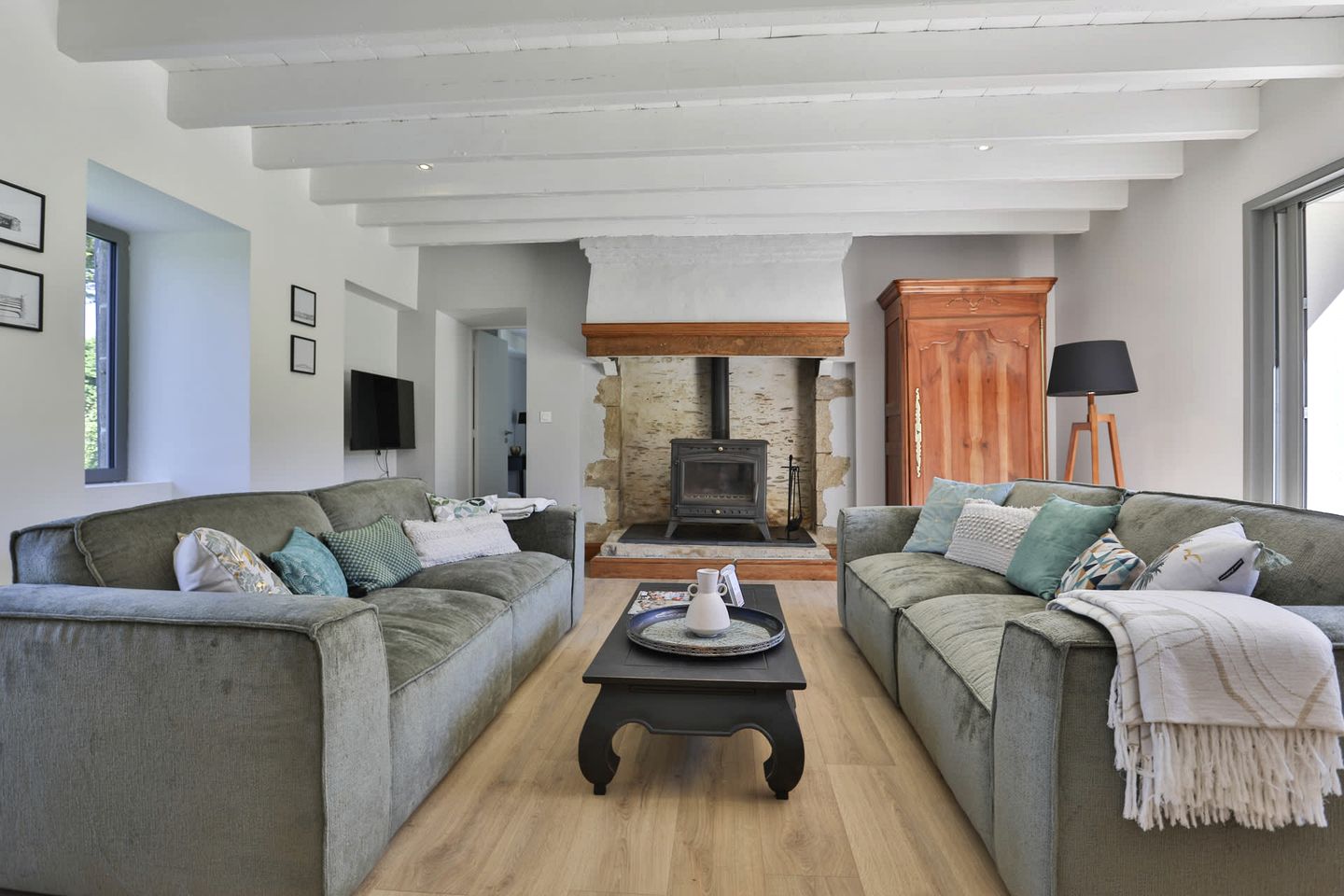Breathtaking Villa with Pool, Garden and Luxury Indoor and Outdoor in France