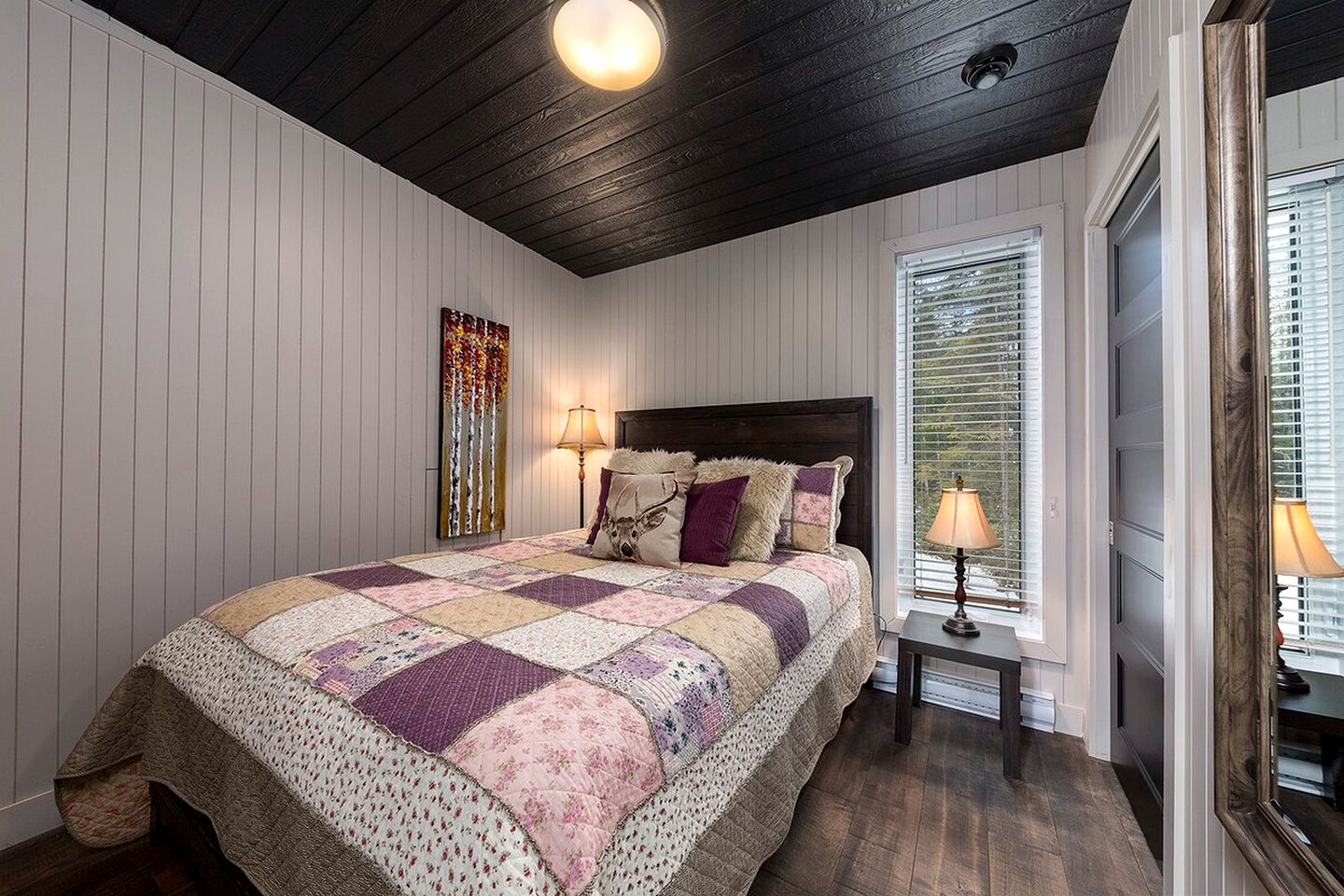 Gorgeous Vacation Rental with Fire Pit and Hot-tub in Baie Saint Paul, Quebec