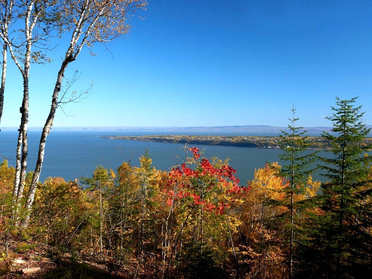 Gorgeous Vacation Rental with Fire Pit and Hot-tub in Baie Saint Paul, Quebec