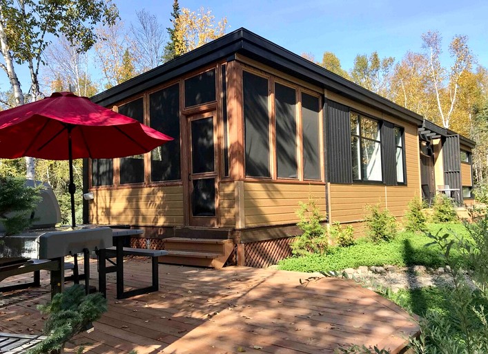 Gorgeous Vacation Rental with Fire Pit and Hot-tub in Baie Saint Paul, Quebec