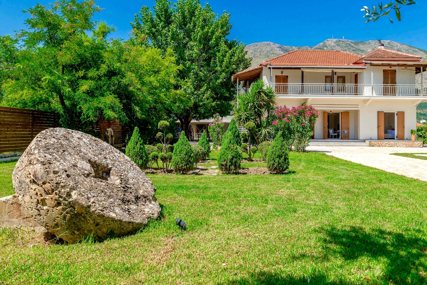 Beautiful Inland Villa for a Superb Greek Retreat