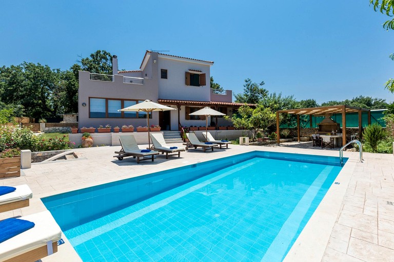 Enchanting Villa Retreat near Cretan Mountains in Greece