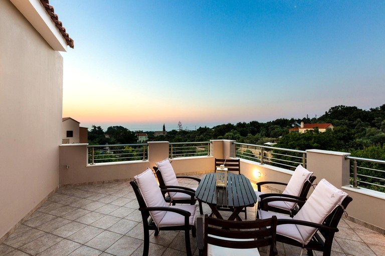 Vacation Rentals (Greece, Prines, Crete)