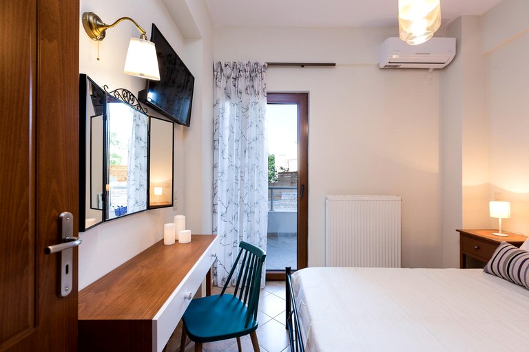 Vacation Rentals (Greece, Prines, Crete)