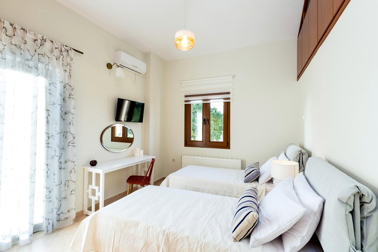 Vacation Rentals (Greece, Prines, Crete)
