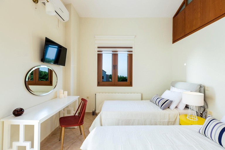 Vacation Rentals (Greece, Prines, Crete)