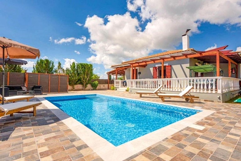 Villas (Greece, Ampelokipi, Crete)