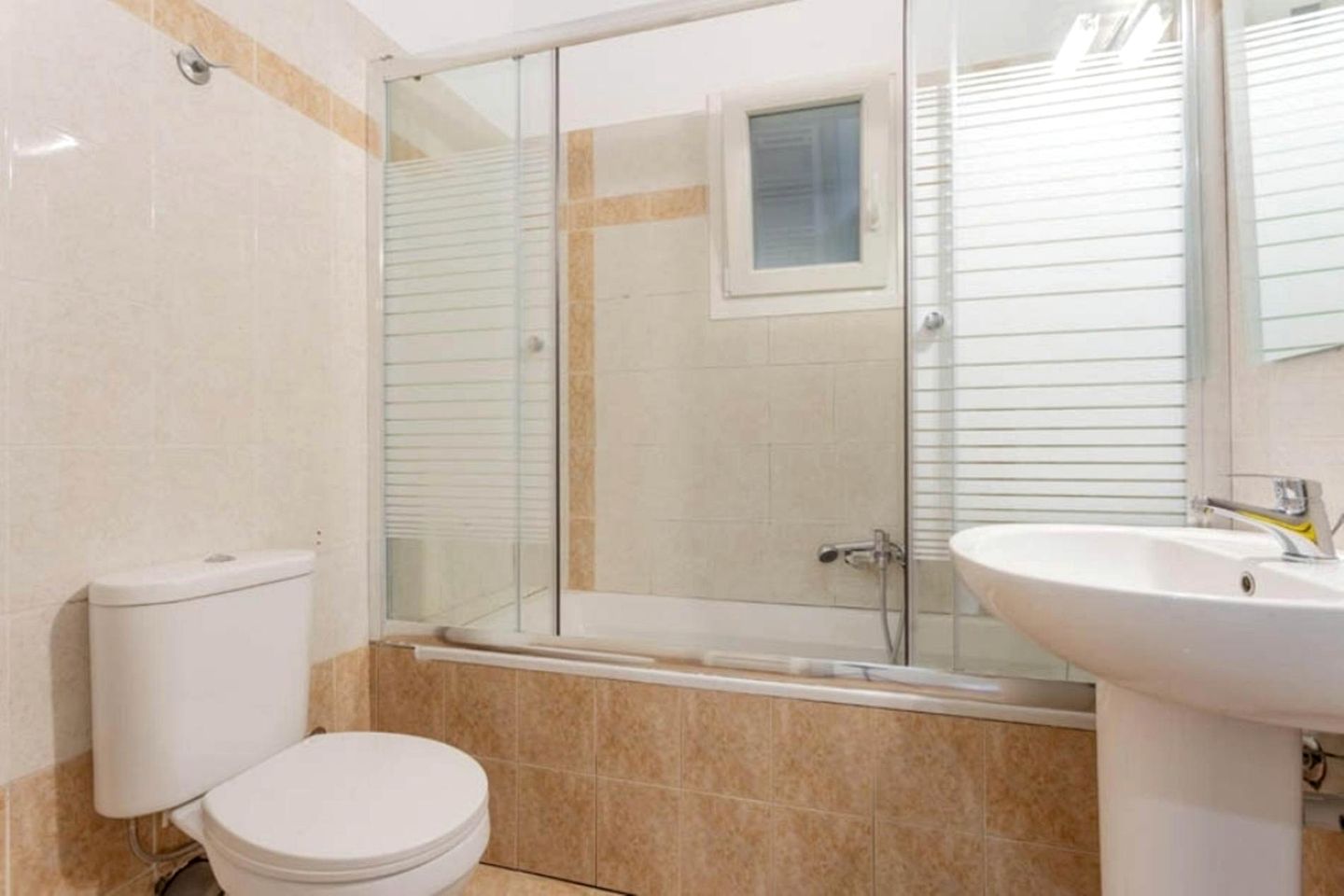 Gorgeous Villa with Swimming Pool in Ampelokipi, Crete