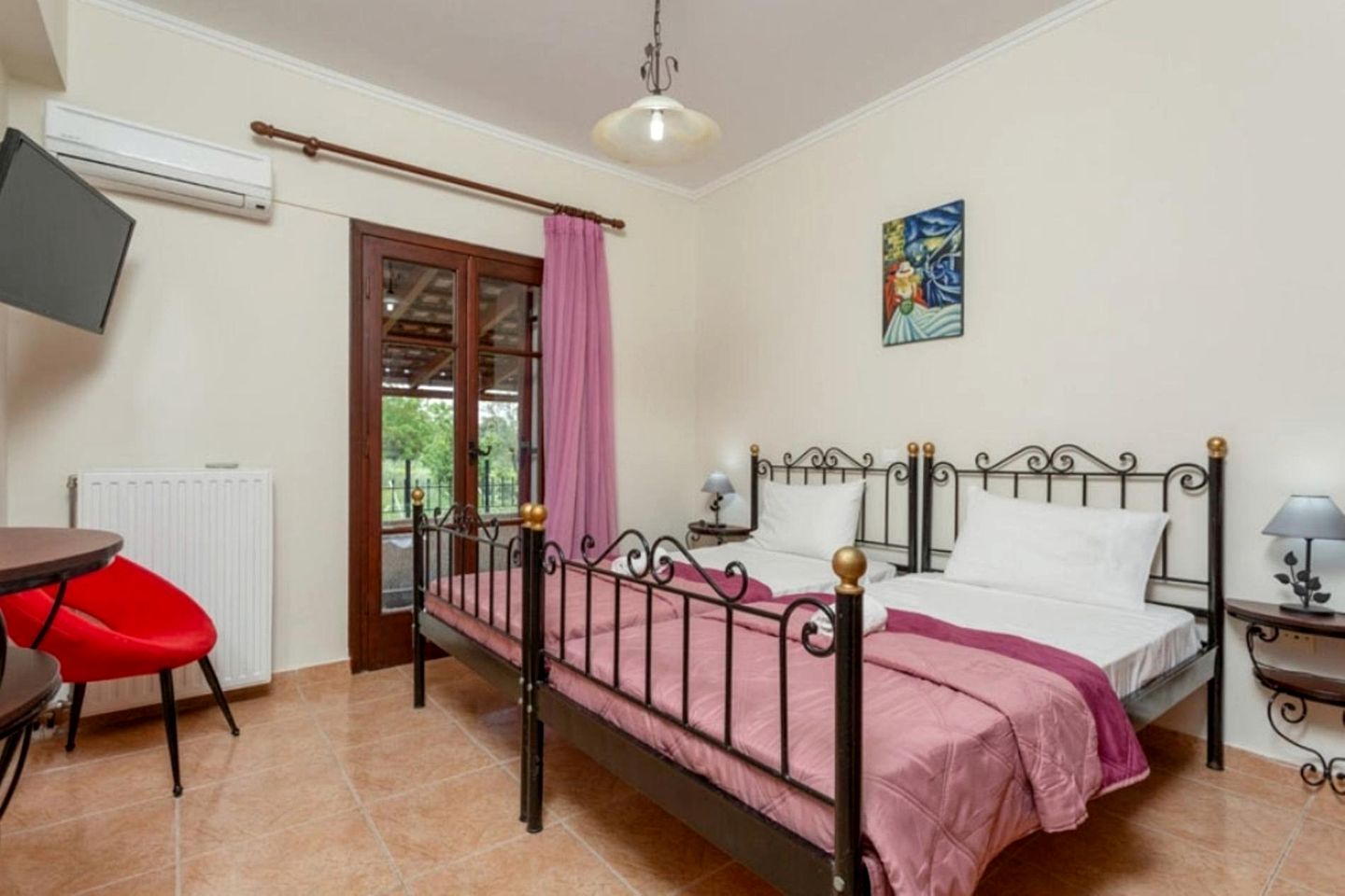 Gorgeous Villa with Swimming Pool in Ampelokipi, Crete